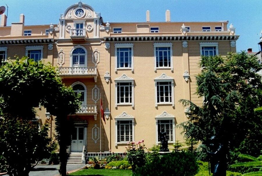 Private or public schools in TURKEY for foreigners